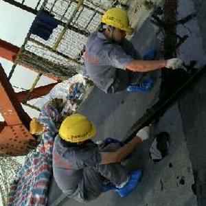 华体会平台-华体会(中国)员工在做复合润滑涂层